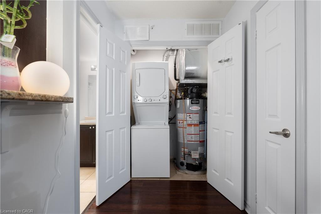208-1350 Main Street, Milton, ON - Indoor Photo Showing Laundry Room