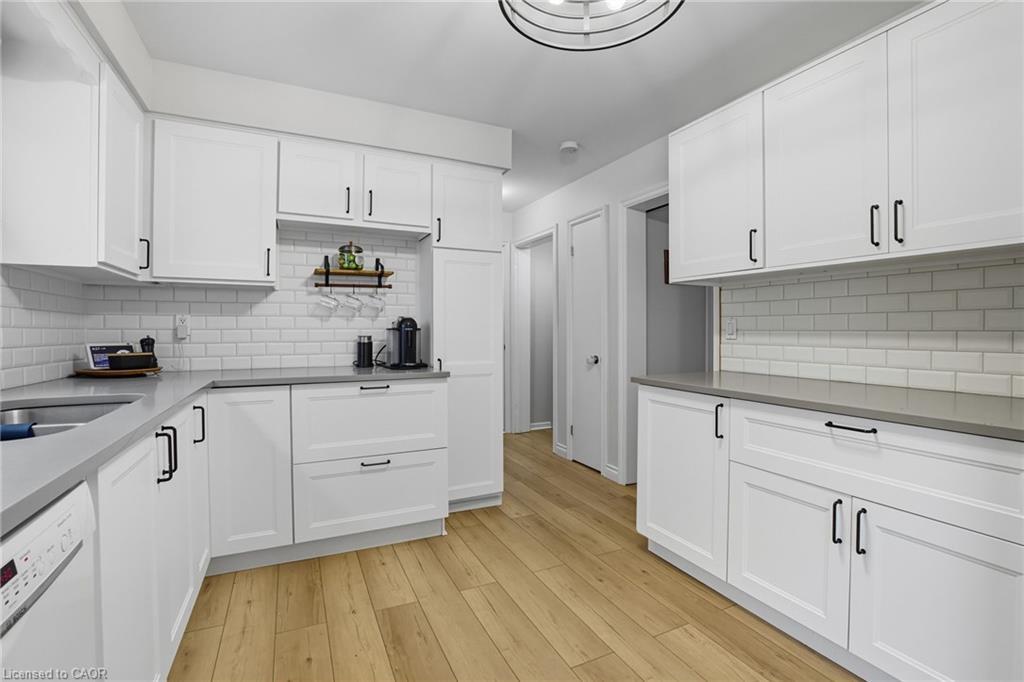 119 Oak Street, Simcoe, ON - Indoor Photo Showing Kitchen With Upgraded Kitchen