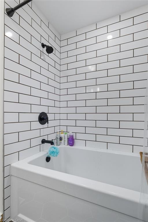 119 Oak Street, Simcoe, ON - Indoor Photo Showing Bathroom