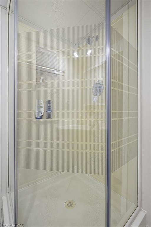 119 Oak Street, Simcoe, ON - Indoor Photo Showing Bathroom