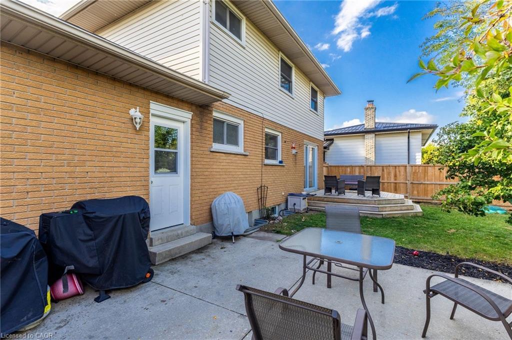 119 Oak Street, Simcoe, ON - Outdoor With Deck Patio Veranda With Exterior