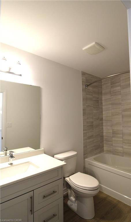 91-55 Tom Brown Drive, Paris, ON - Indoor Photo Showing Bathroom