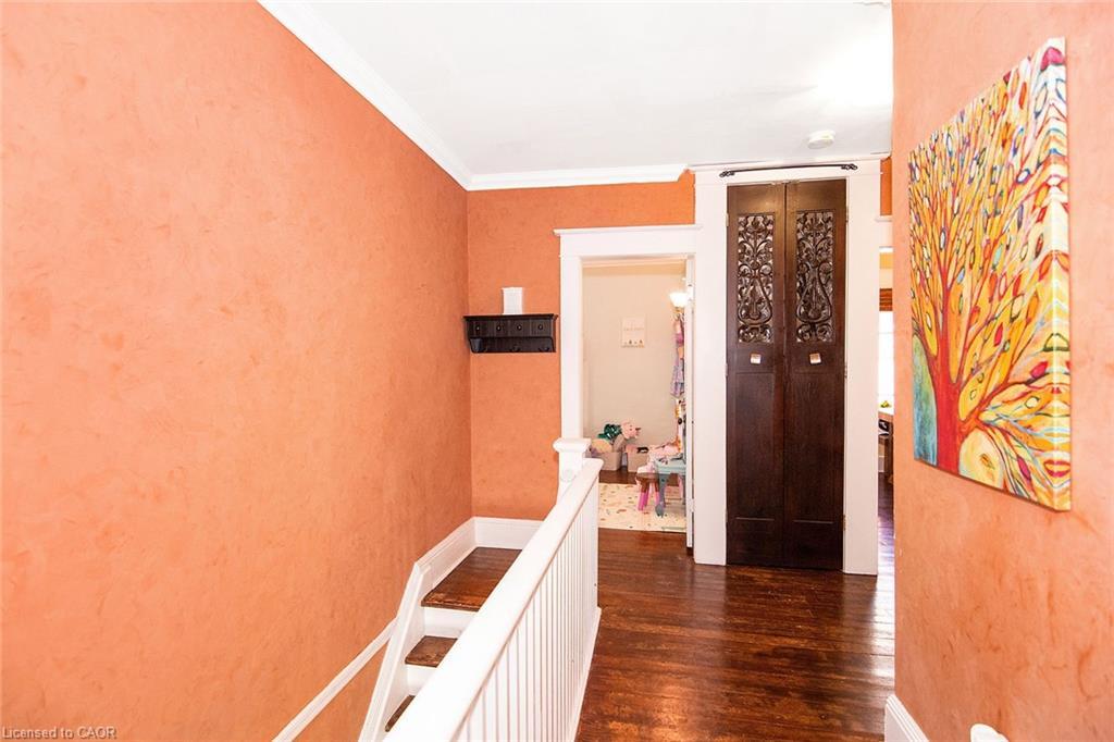 132 First Av E, Shelburne, ON - Indoor Photo Showing Other Room