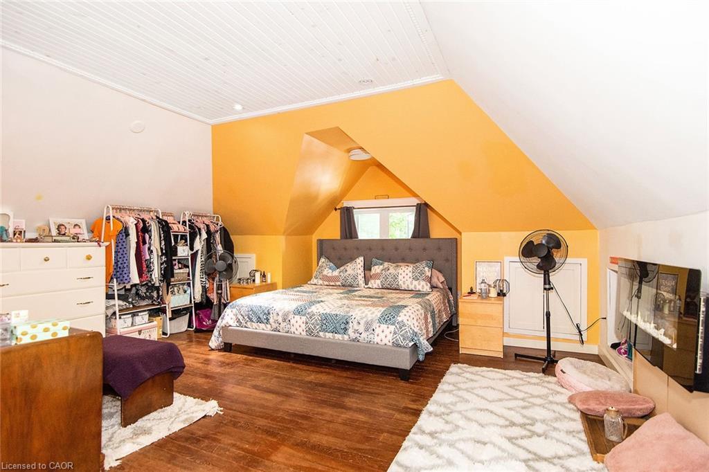 132 First Av E, Shelburne, ON - Indoor Photo Showing Bedroom