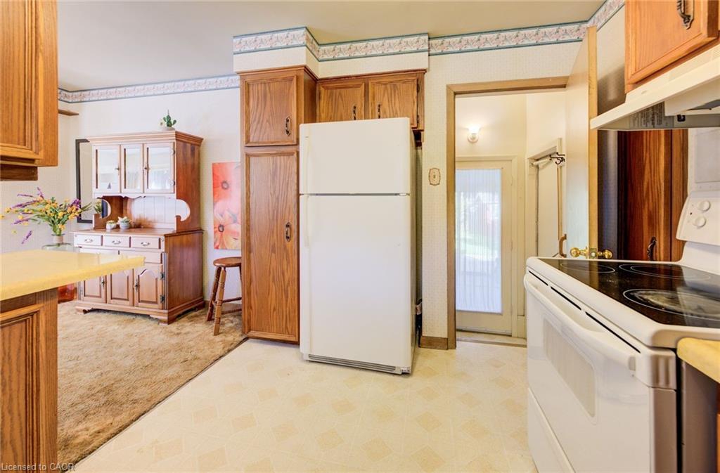 91 Massey Avenue, Kitchener, ON - Indoor Photo Showing Kitchen