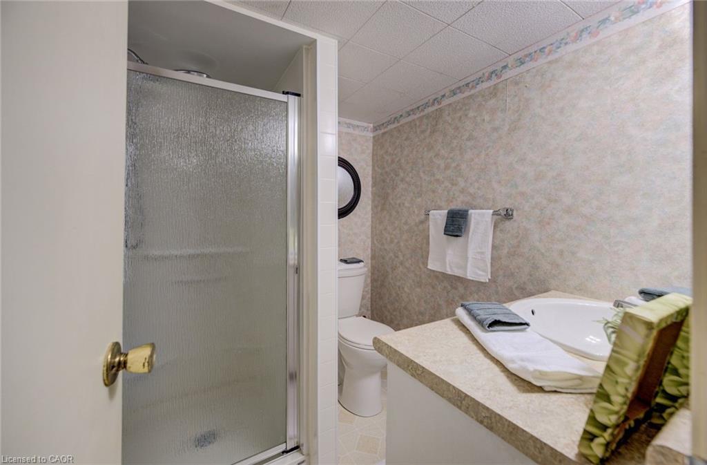 91 Massey Avenue, Kitchener, ON - Indoor Photo Showing Bathroom