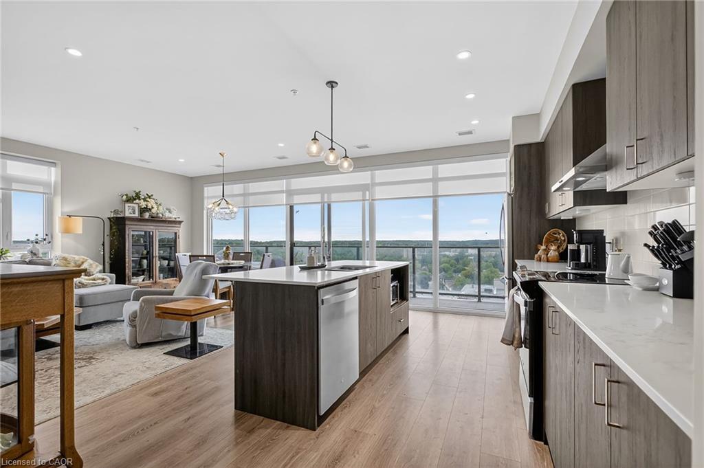1313-15 Glebe Street, Cambridge, ON - Indoor Photo Showing Kitchen With Upgraded Kitchen