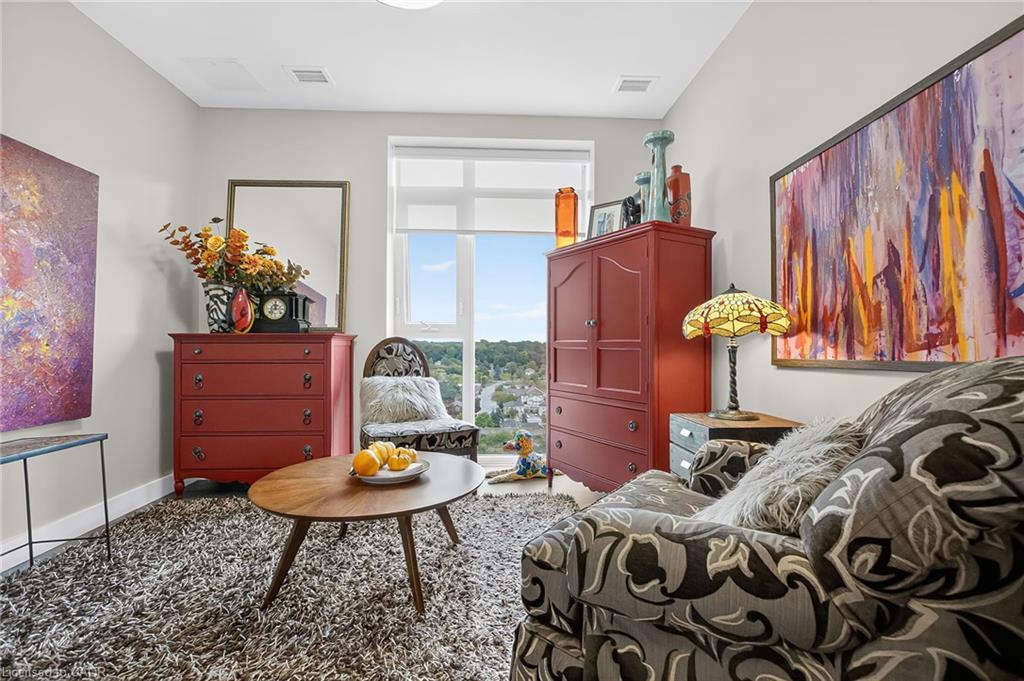 1313-15 Glebe Street, Cambridge, ON - Indoor Photo Showing Bedroom