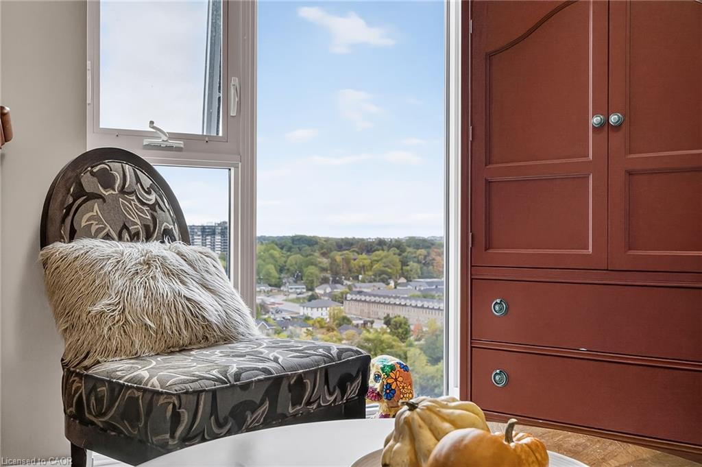 1313-15 Glebe Street, Cambridge, ON - Indoor Photo Showing Other Room