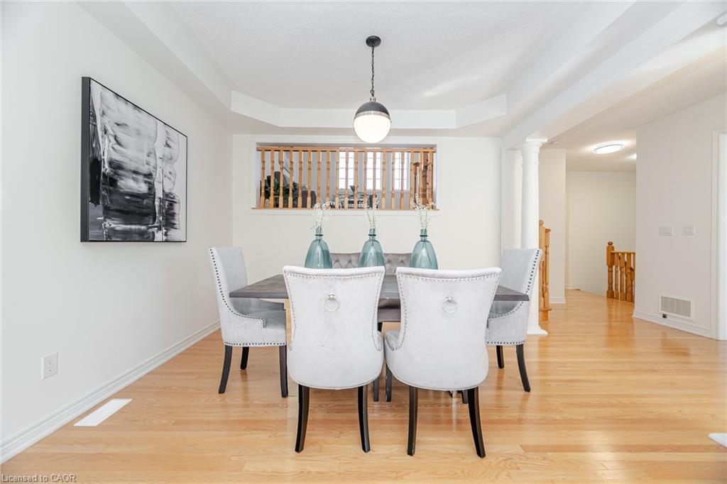 4623 Simmons Road, Burlington, ON - Indoor Photo Showing Dining Room
