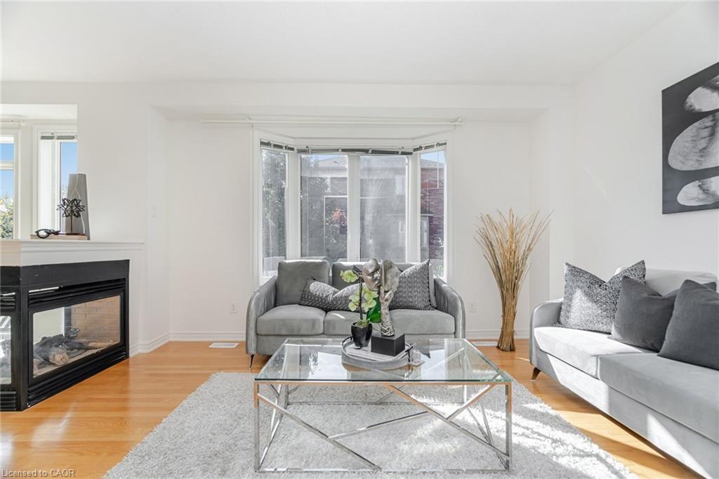 4623 Simmons Road, Burlington, ON - Indoor Photo Showing Living Room With Fireplace