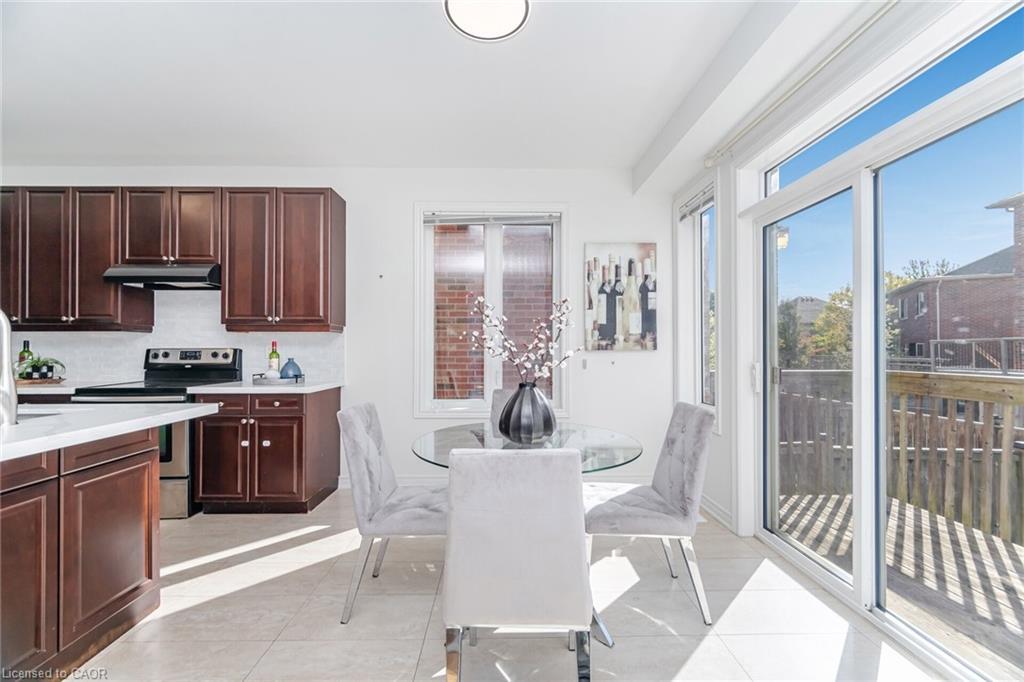 4623 Simmons Road, Burlington, ON - Indoor Photo Showing Other Room