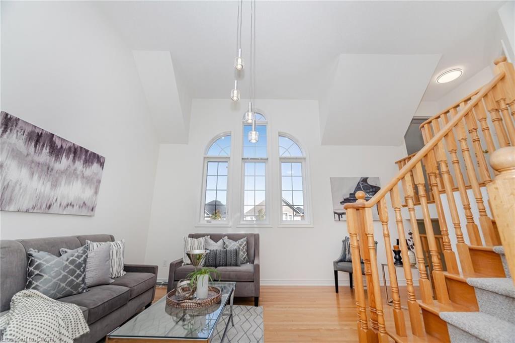 4623 Simmons Road, Burlington, ON - Indoor