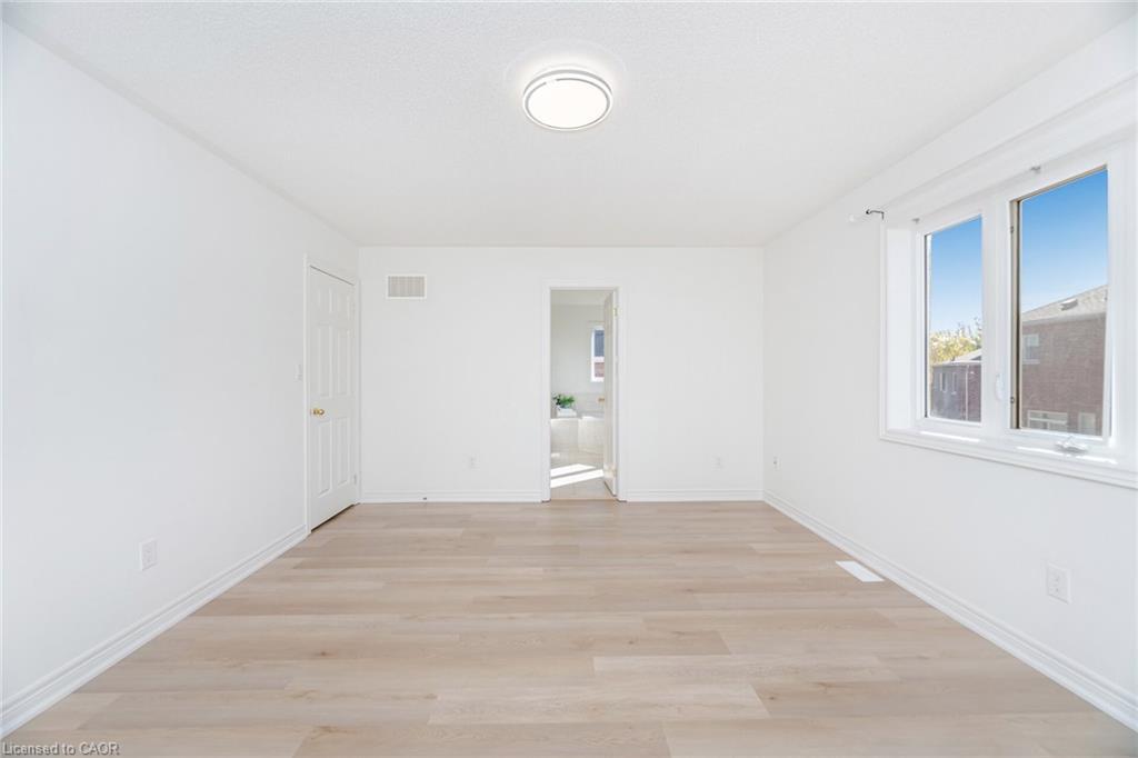 4623 Simmons Road, Burlington, ON - Indoor Photo Showing Other Room