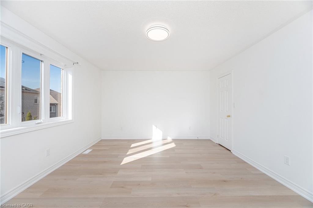 4623 Simmons Road, Burlington, ON - Indoor Photo Showing Other Room