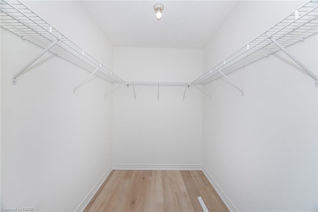 4623 Simmons Road, Burlington, ON - Indoor With Storage