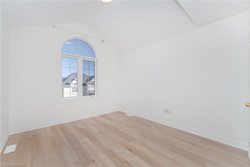 4623 Simmons Road, Burlington, ON - Indoor Photo Showing Other Room