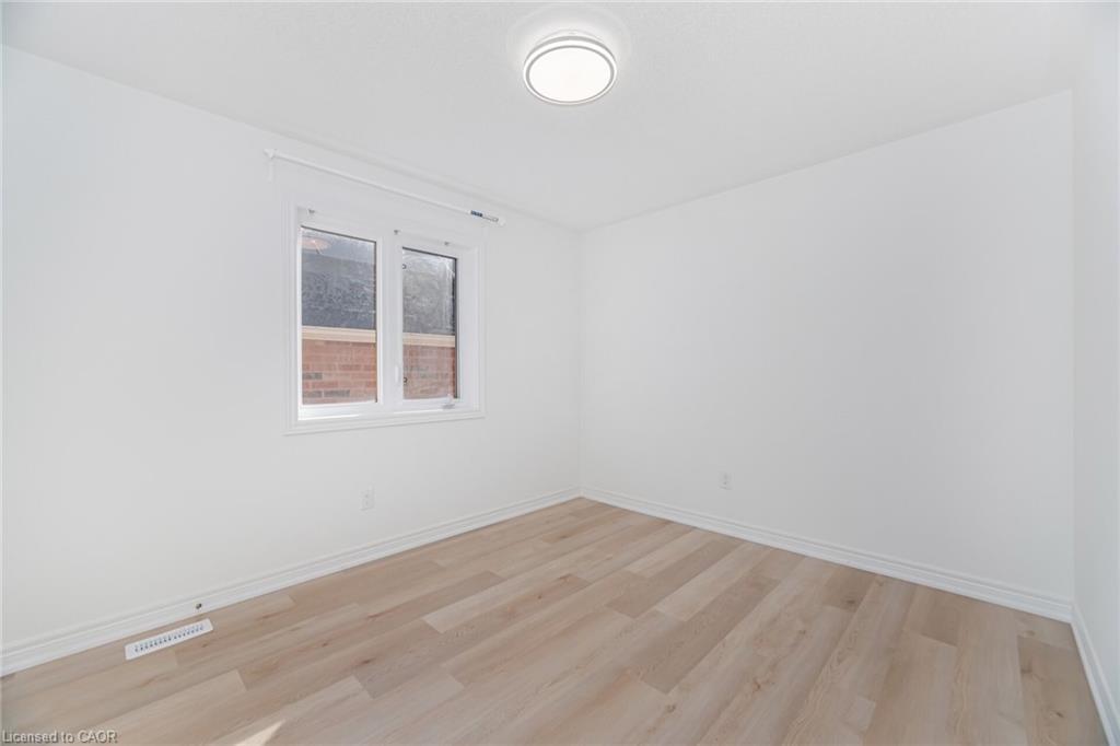 4623 Simmons Road, Burlington, ON - Indoor Photo Showing Other Room