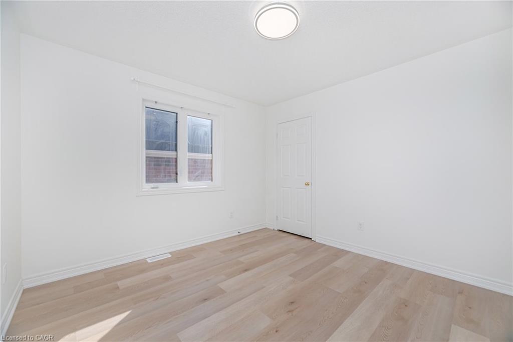 4623 Simmons Road, Burlington, ON - Indoor Photo Showing Other Room