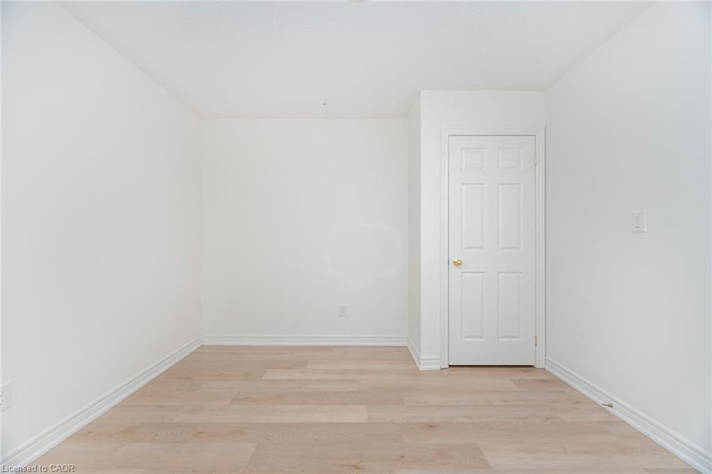 4623 Simmons Road, Burlington, ON - Indoor Photo Showing Other Room