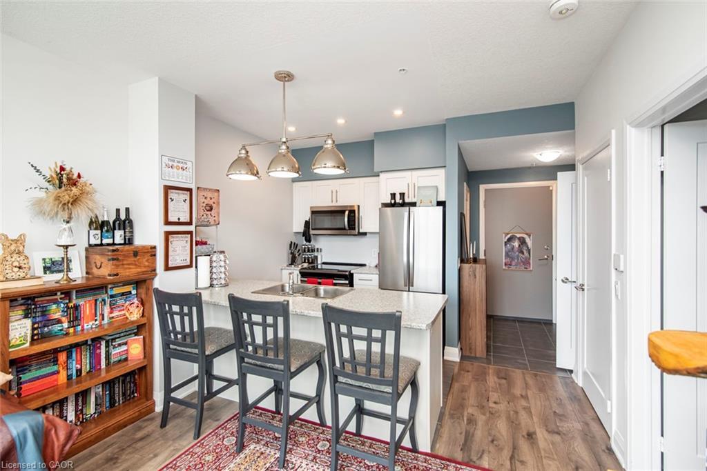 120-16 Concord Place, Grimsby, ON - Indoor