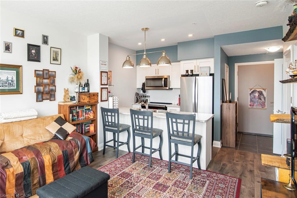 120-16 Concord Place, Grimsby, ON - Indoor