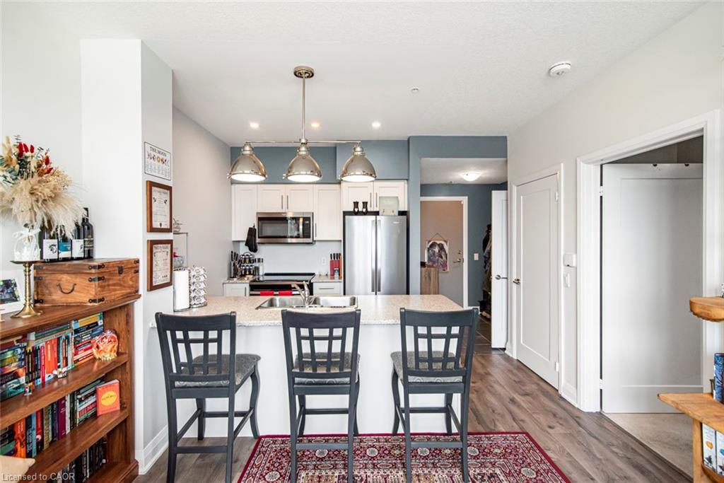 120-16 Concord Place, Grimsby, ON - Indoor