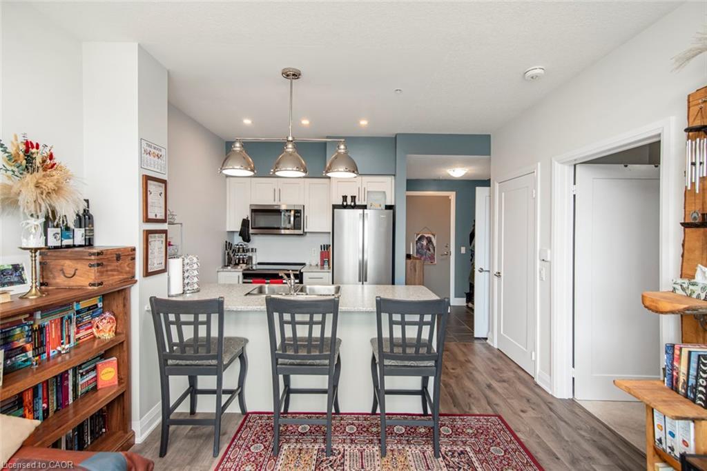 120-16 Concord Place, Grimsby, ON - Indoor