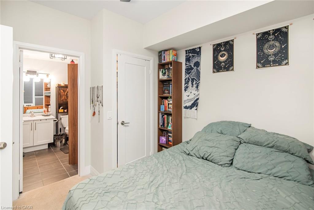 120-16 Concord Place, Grimsby, ON - Indoor Photo Showing Bedroom