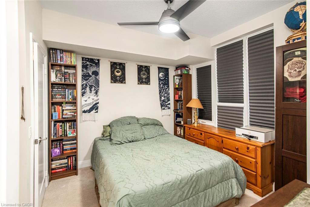 120-16 Concord Place, Grimsby, ON - Indoor Photo Showing Bedroom