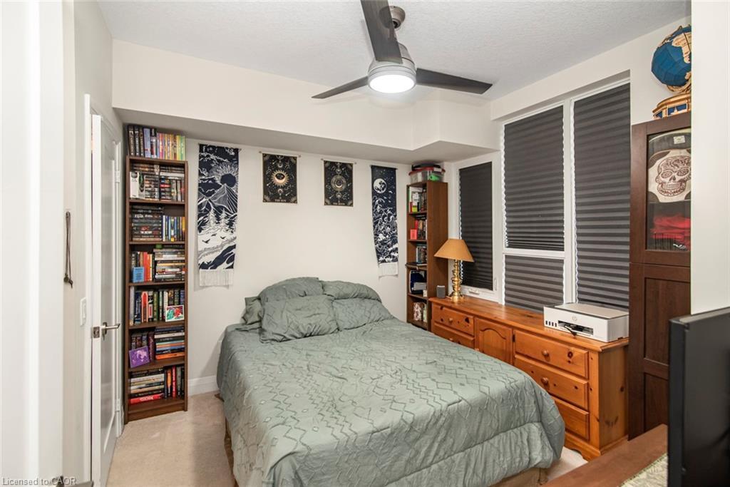 120-16 Concord Place, Grimsby, ON - Indoor Photo Showing Bedroom