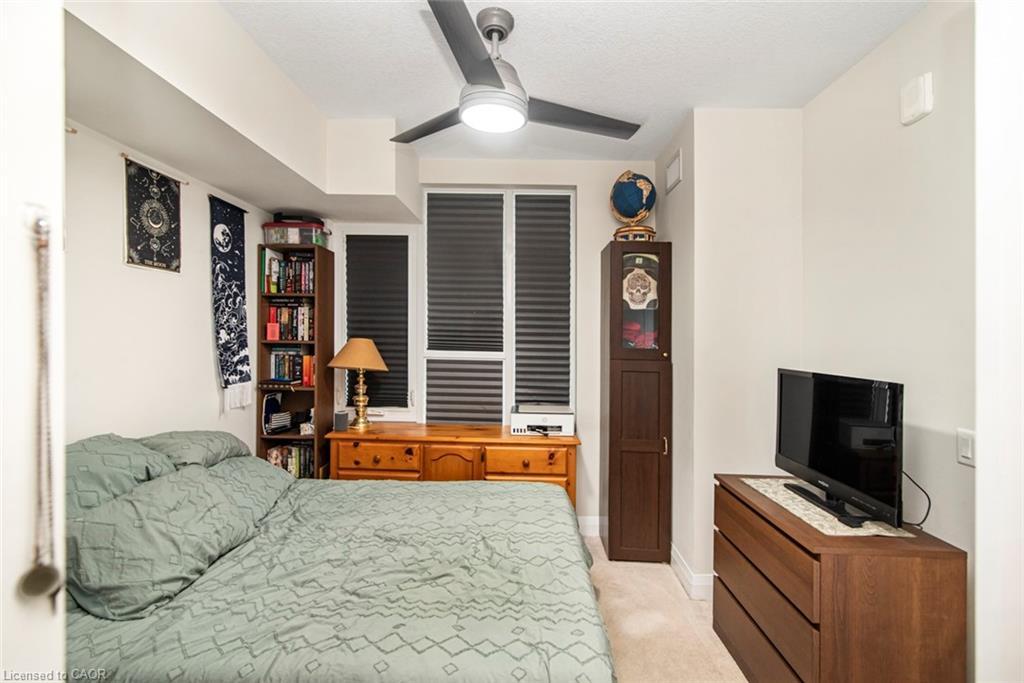 120-16 Concord Place, Grimsby, ON - Indoor Photo Showing Bedroom