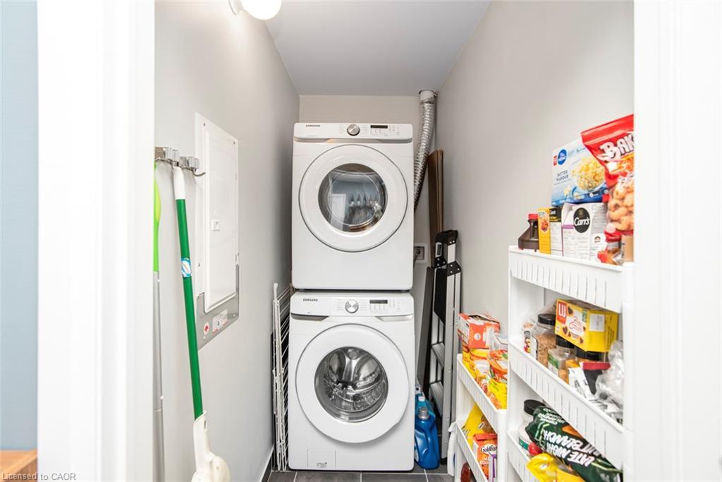 120-16 Concord Place, Grimsby, ON - Indoor Photo Showing Laundry Room