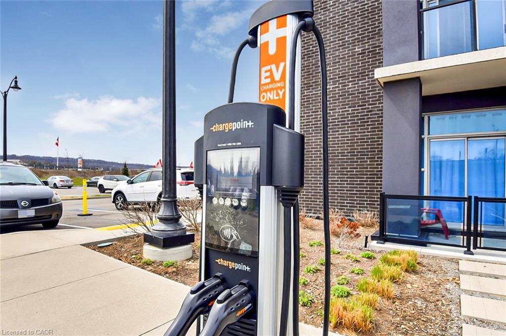 120-16 Concord Place, Grimsby, ON - Outdoor