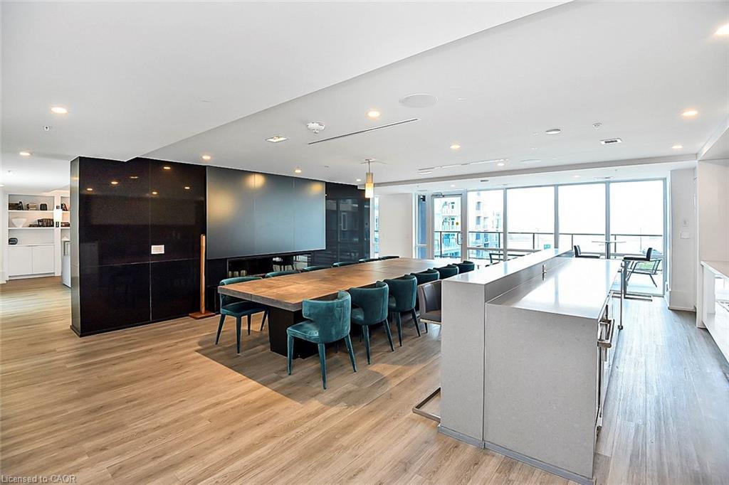 120-16 Concord Place, Grimsby, ON - Indoor