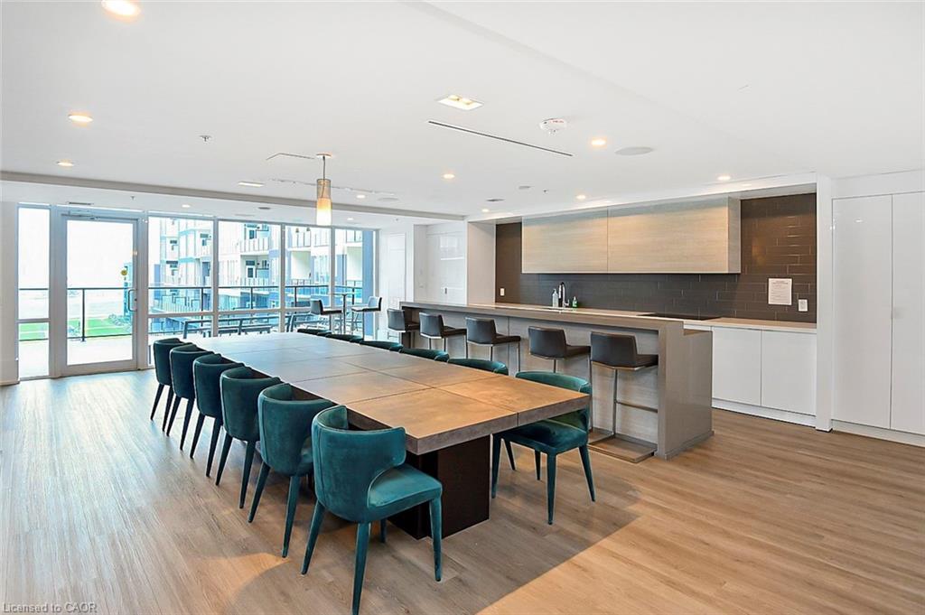 120-16 Concord Place, Grimsby, ON - Indoor Photo Showing Dining Room