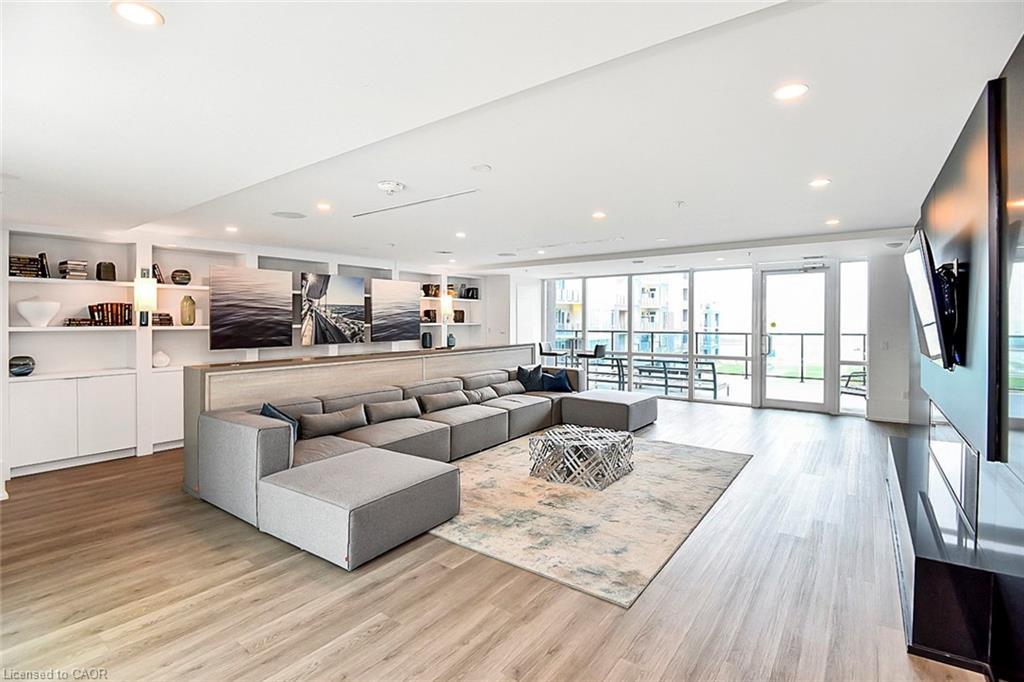 120-16 Concord Place, Grimsby, ON - Indoor