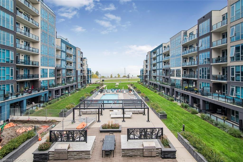 120-16 Concord Place, Grimsby, ON - Outdoor