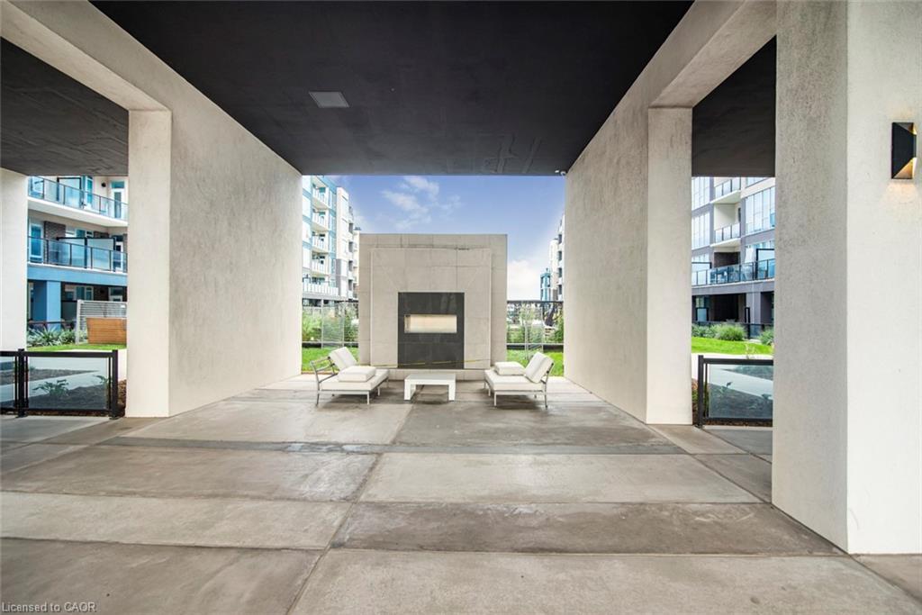 120-16 Concord Place, Grimsby, ON - Outdoor With Exterior