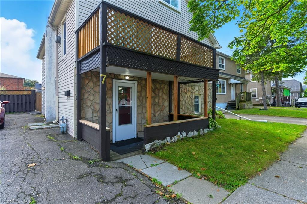 7 Balmoral Avenue, Welland, ON - Outdoor