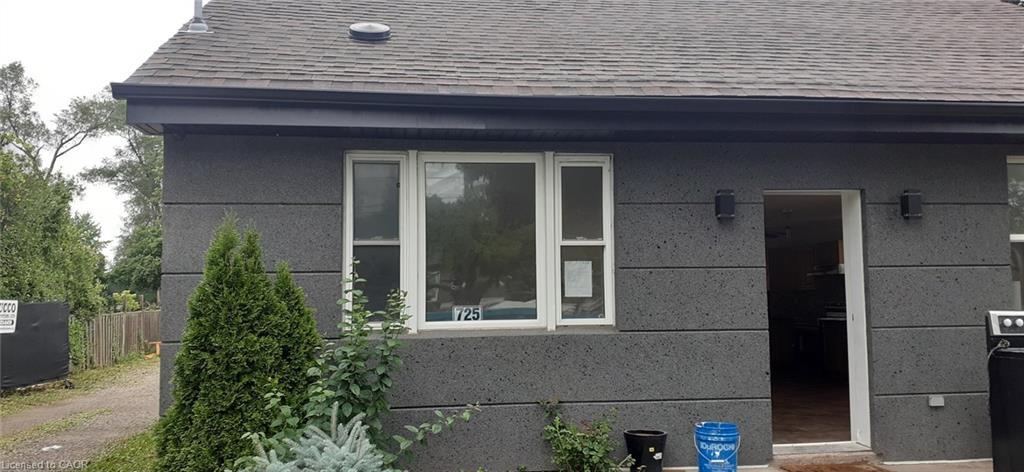 725 Barton Street, Hamilton, ON - Outdoor With Exterior