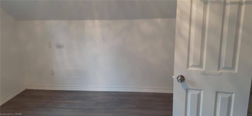 725 Barton Street, Hamilton, ON - Indoor