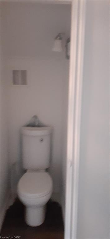 725 Barton Street, Hamilton, ON - Indoor Photo Showing Bathroom