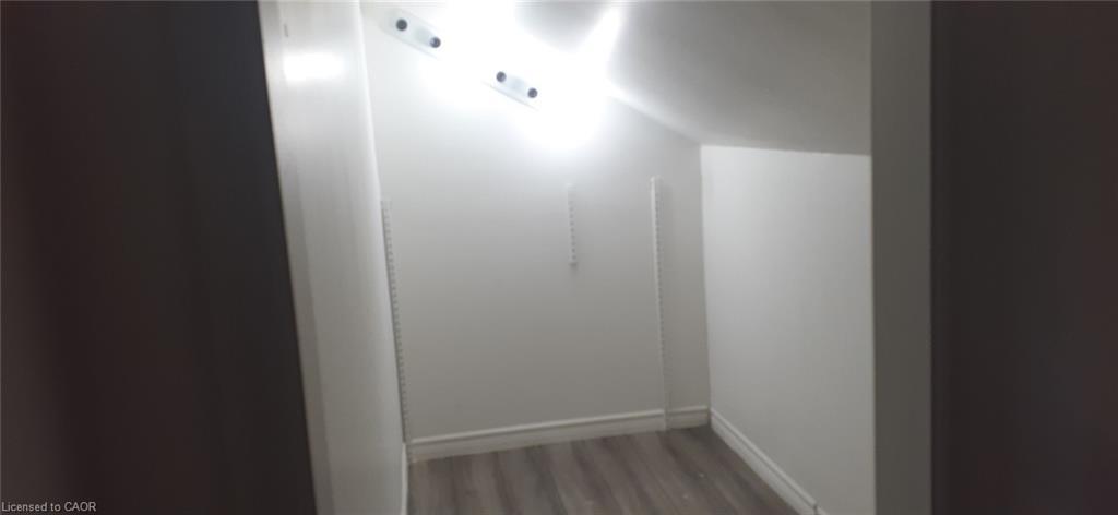 725 Barton Street, Hamilton, ON - Indoor Photo Showing Other Room
