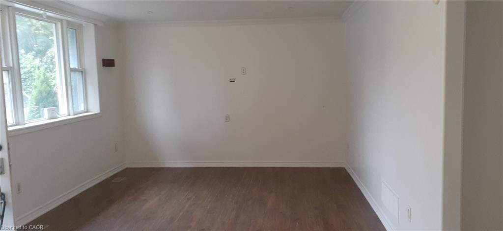725 Barton Street, Hamilton, ON - Indoor Photo Showing Other Room