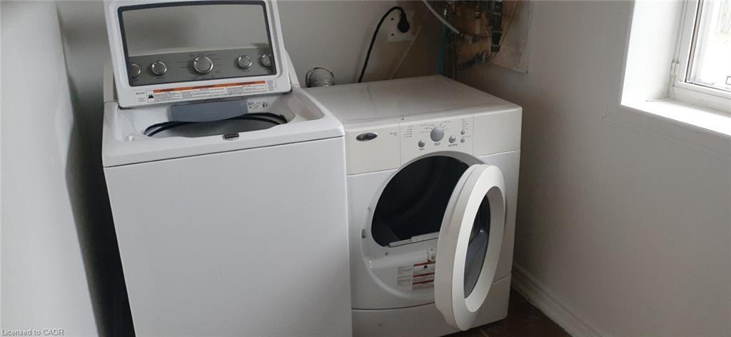 725 Barton Street, Hamilton, ON - Indoor Photo Showing Laundry Room
