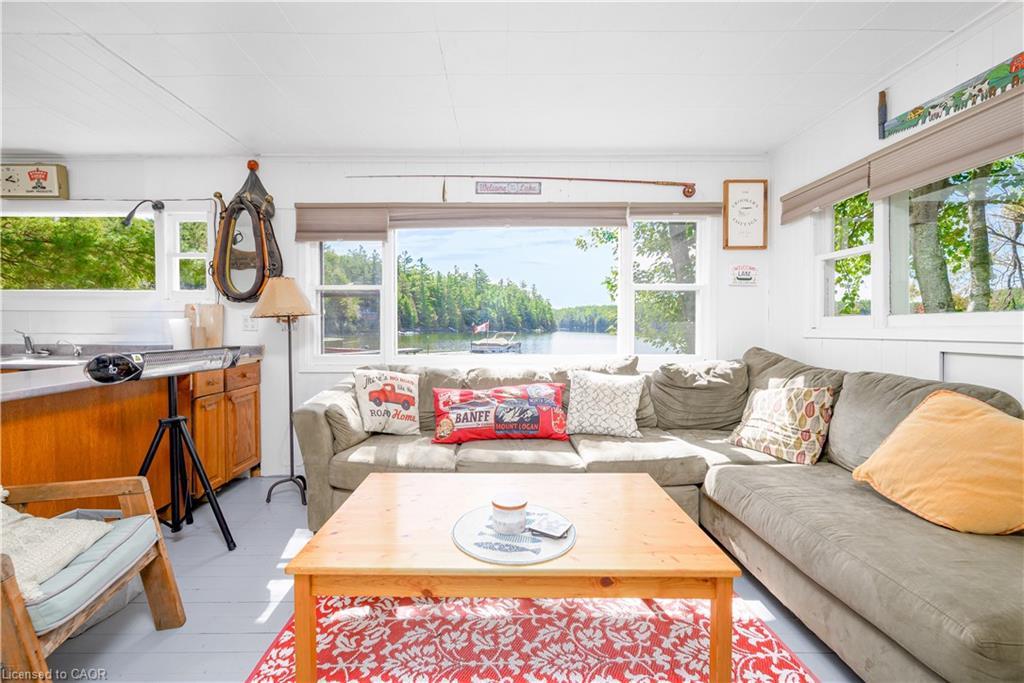 1230 Forsters Road, Minden Hills, ON - Indoor Photo Showing Living Room