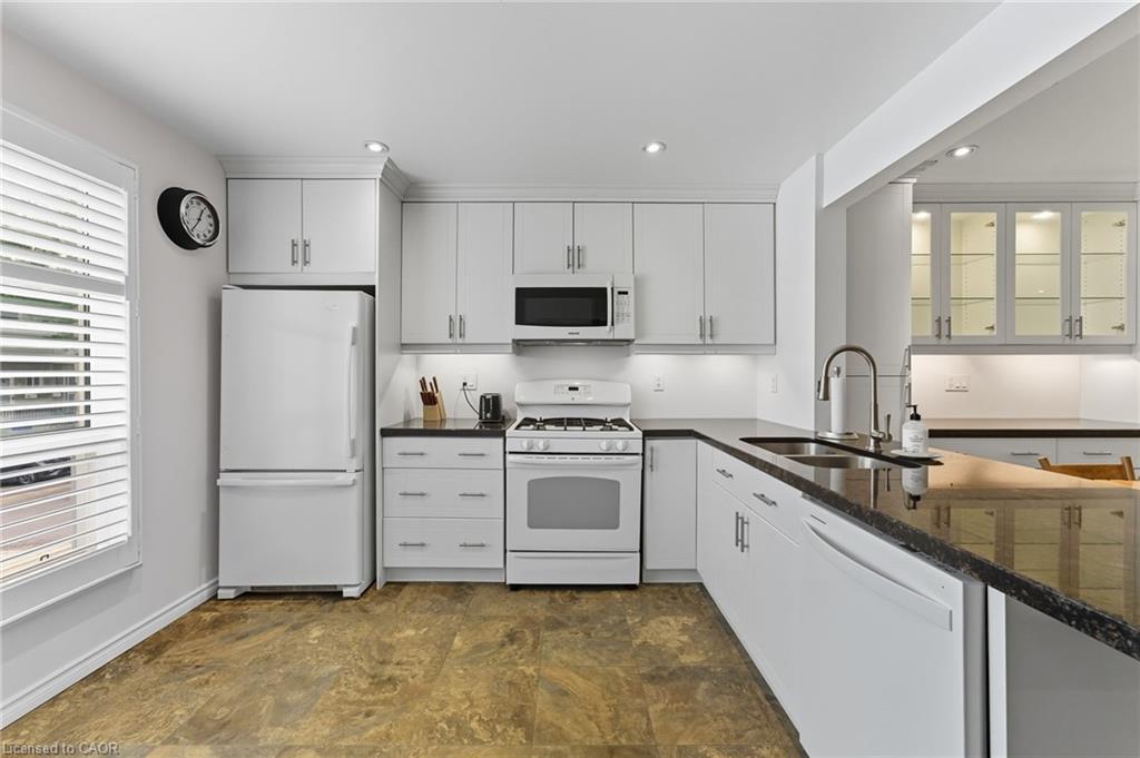 34-1301 Upper Gage Avenue, Hamilton, ON - Indoor Photo Showing Kitchen With Double Sink
