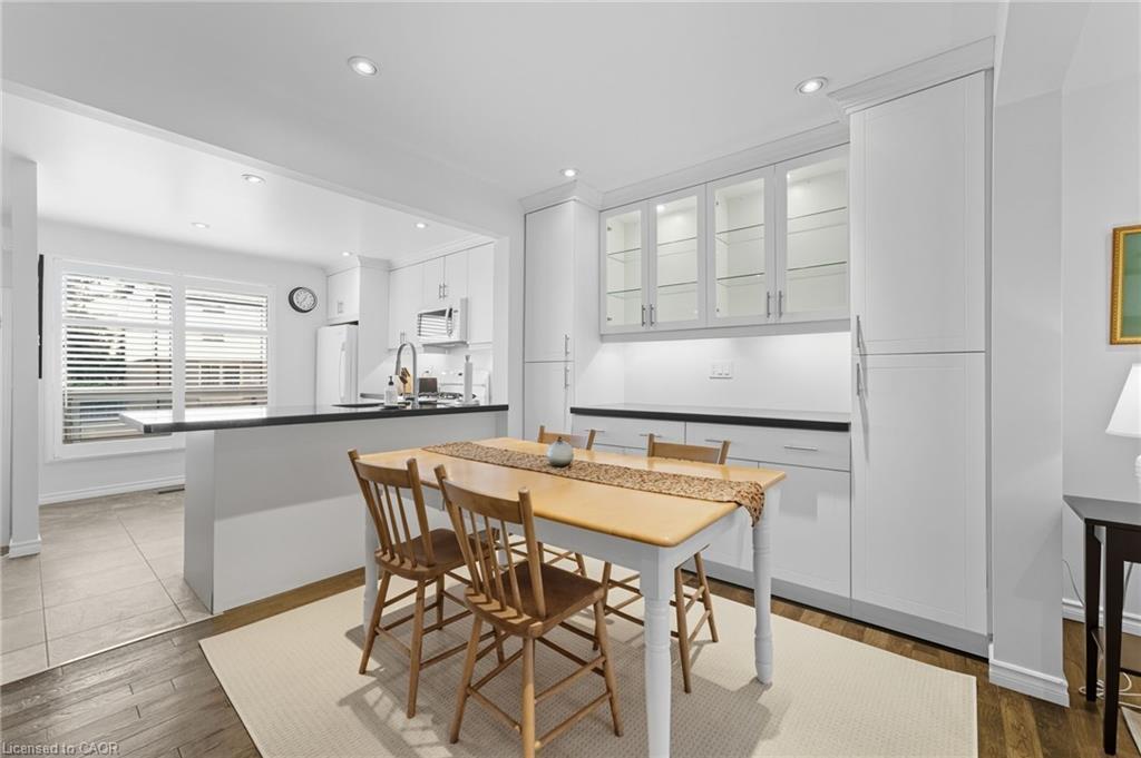 34-1301 Upper Gage Avenue, Hamilton, ON - Indoor Photo Showing Dining Room