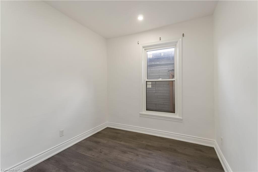 2-934 Barton Street E, Hamilton, ON - Indoor Photo Showing Other Room